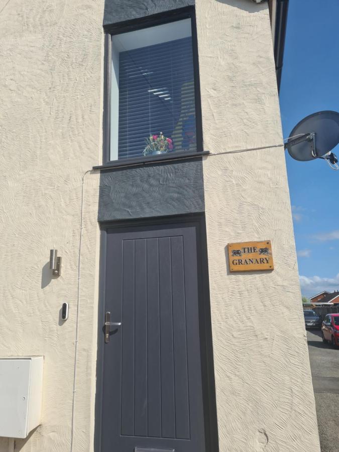 The Granary Villa Buckley Exterior photo